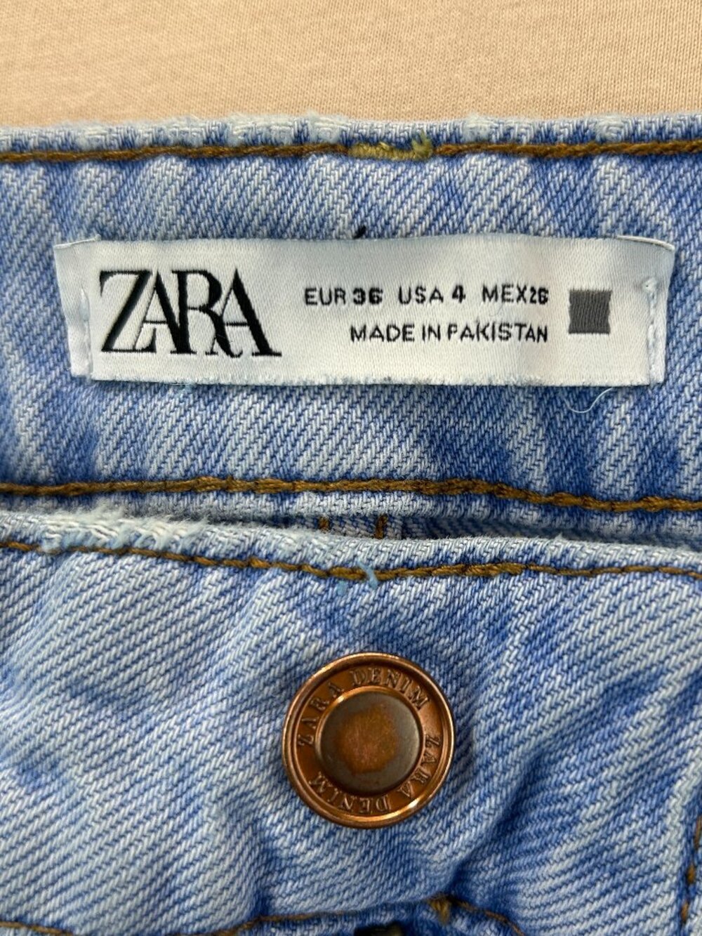 Zara Jeans Womens Size 4 Light Blue Denim High Rise Classic Straight Leg Stretch